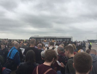 Ύποπτο πακέτο στο αεροδρόμιο του Μάντσεστερ - Εκκενώνεται ο τερματικός σταθμός (φωτό, βίντεο) (upd)